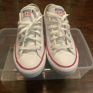 Converse All Star White Low Top Sneakers Red/Blue Trim Women’s 7.5 (Men’s 5.5)